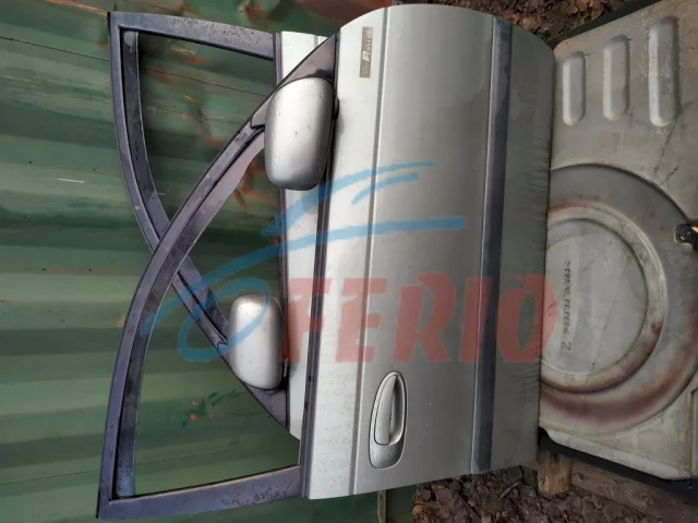 Дверь передняя правая для Toyota Avensis Седан T220 1997-2003 на фотографиях