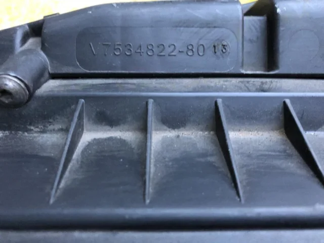 Корпус воздушного фильтра для Citroen C4 Хэтчбек 2010-2016 на фотографиях