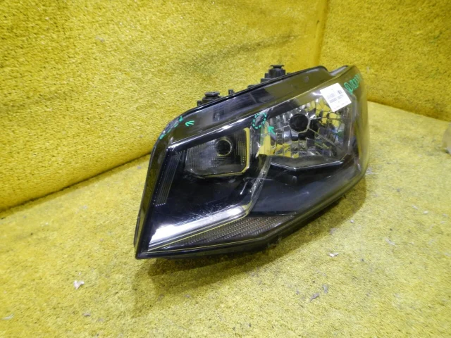 Фара левая для Volkswagen Caddy IV (2K) 2015-2020 на фотографиях