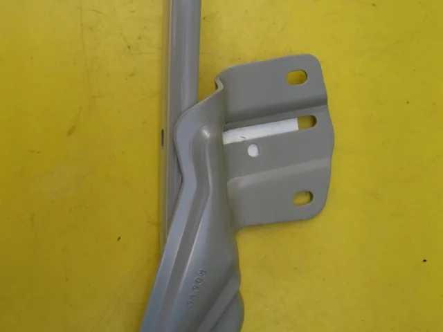 Петля капота правая для Volkswagen Jetta 6 2010-2019 на фотографиях