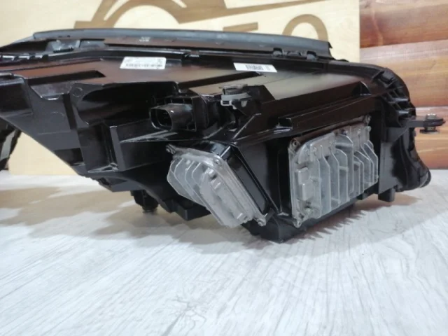 Фара правая для Mercedes-Benz S class X222 Maybach 2014-2017 на фотографиях