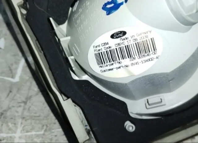 Фонарь внутренний правый для Ford Kuga CBV 2008-2013 на фотографиях