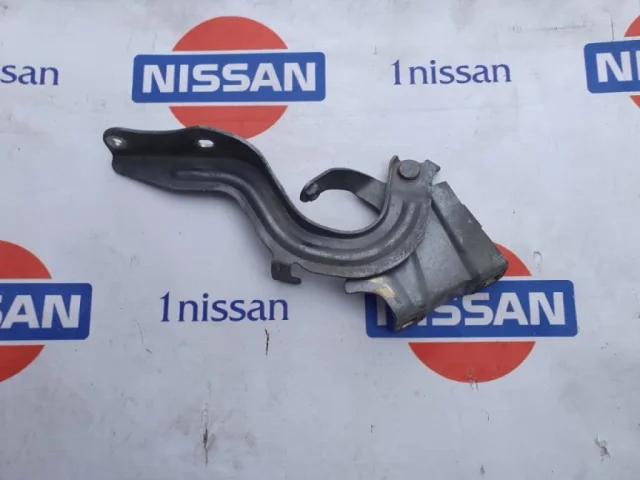 Петля капота левая для Nissan X-Trail T32 RU 2015-2022 на фотографиях