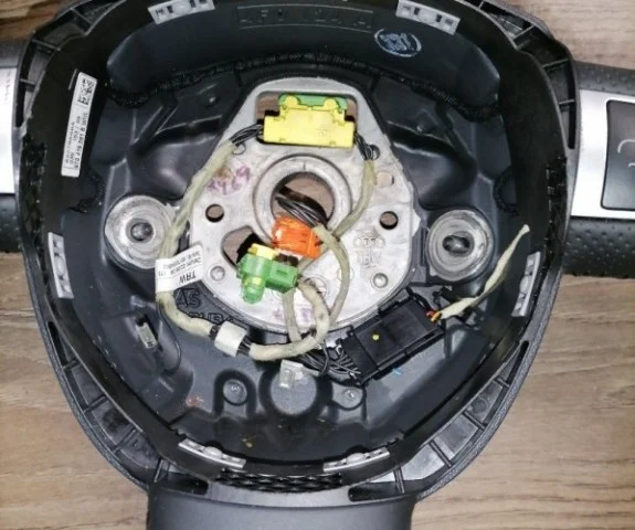 Руль для Audi A4 B8 Allroad 2007-2015 на фотографиях