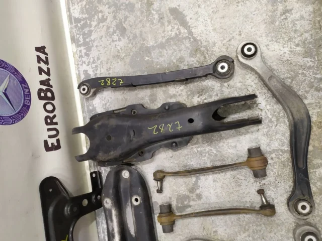 Рычаг задний правый нижний для Mercedes-Benz S class W220 1998-2005 на фотографиях