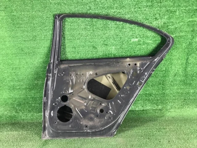 Дверь задняя правая для Volkswagen Passat (B8) Variant 2014-2019 на фотографиях