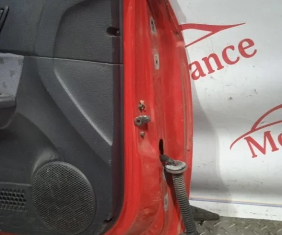 Накладка на дверь передняя левая для Hyundai Getz 2002-2011 на фотографиях