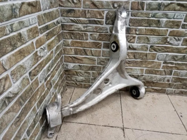 Рычаг передний правый нижний для Mercedes-Benz GL class X166 2012-2016 на фотографиях