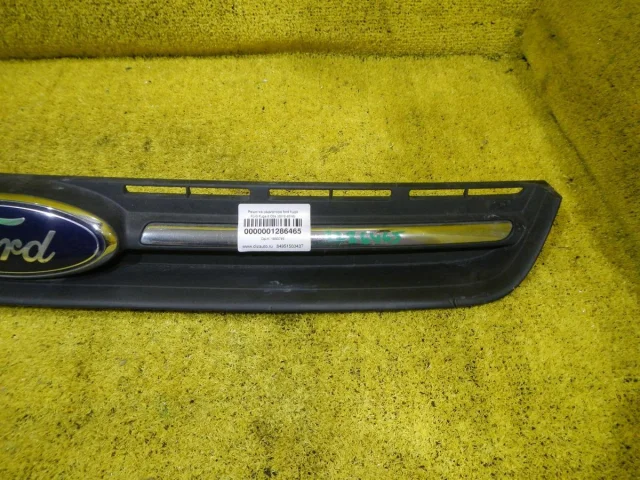Решетка радиатора для Ford Kuga CBV 2008-2013 на фотографиях