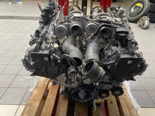 Двигатель без навесного для Mercedes-Benz C class C205 2014-2020 на фотографиях