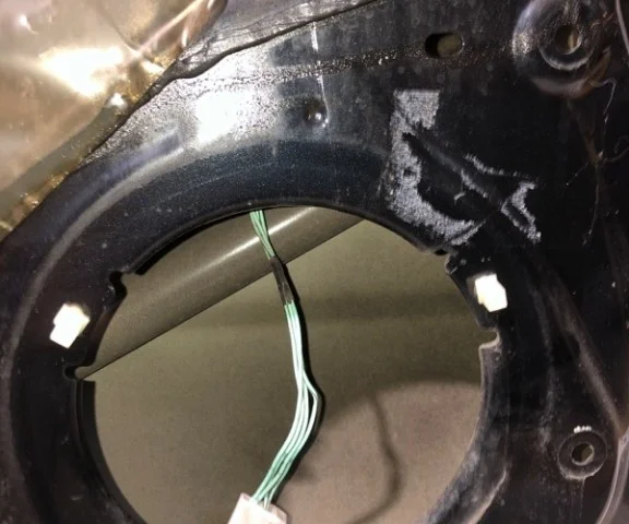 Молдинг двери задний левый для Suzuki SX4 2006-2009 на фотографиях