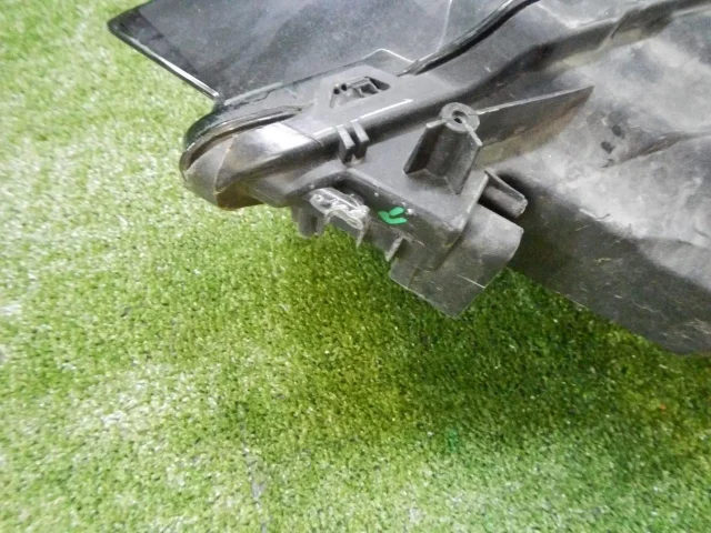 Фары для Volkswagen Jetta 7 2020+ на фотографиях