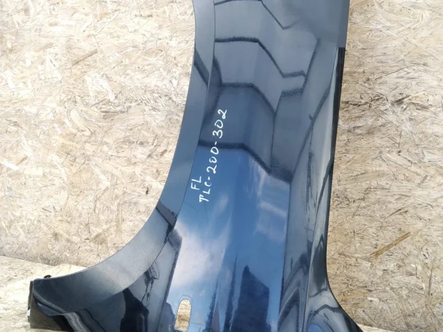 Крылья для Toyota Land Cruiser 200 (JDM) 2007-2013 на фотографиях