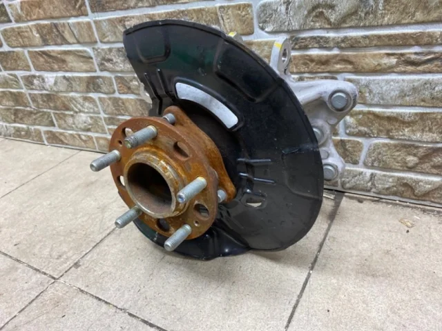 Кулак задний правый для Hyundai Tucson NX4 2020+ на фотографиях