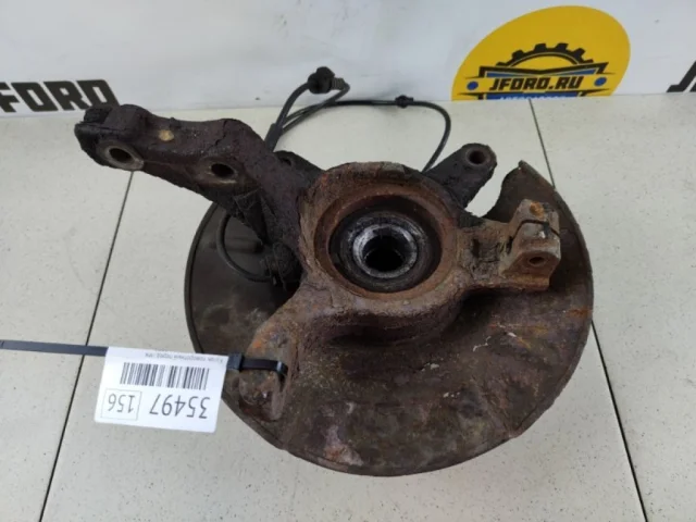 Кулак поворотный левый для Suzuki SX4 2006-2009 на фотографиях