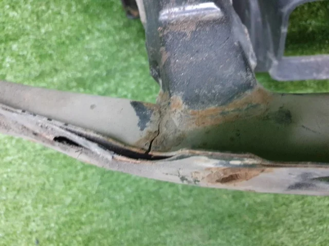 Панель радиатора (телевизор) для BMW 1er Е81 2007-2012 на фотографиях