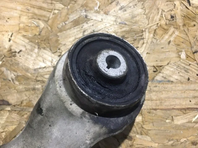 Рычаг передний правый верхний для BMW 3er F30 2011-2019 на фотографиях