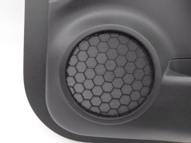 Уплотнитель передней правой двери для Nissan X-Trail T32 JDM 2013-2022 на фотографиях