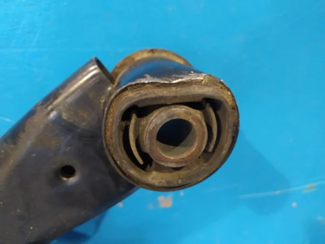 Задняя балка для Nissan Teana J31 2003-2007 на фотографиях