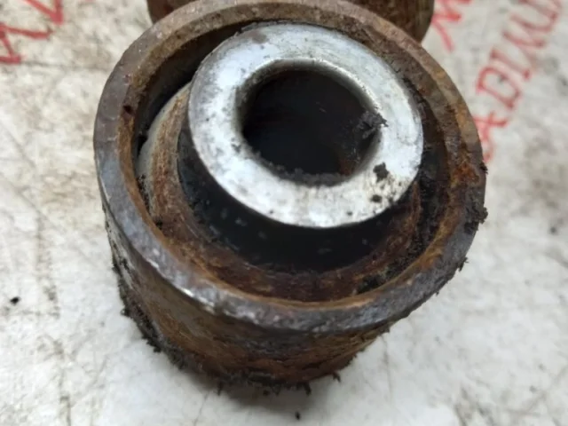 Амортизатор задний левый для Citroen C4 Хэтчбек 3dr 2004-2011 на фотографиях