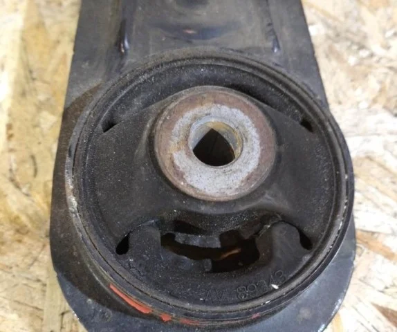 Подушка двигателя задняя левая нижняя для Nissan X-Trail T31 RU 2007-2014 на фотографиях