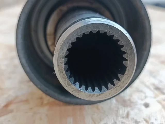 Карданный вал передний для Mitsubishi Pajero V90 5dr rest II 2014-2020 на фотографиях