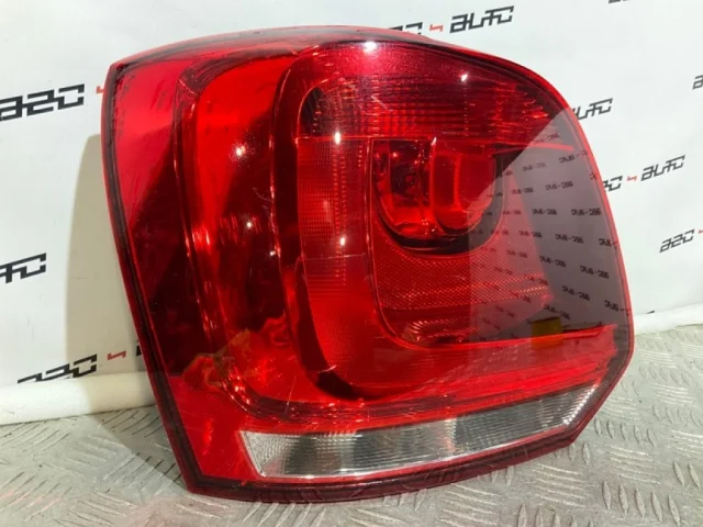 Фонарь левый для Volkswagen Polo V (6R) 2009-2014 на фотографиях