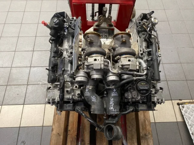 Двигатель без навесного для Mercedes-Benz C class C205 2014-2020 на фотографиях