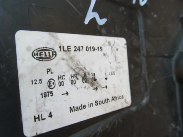 Фара правая для Volkswagen Polo IV (9N3) 2005-2009 на фотографиях