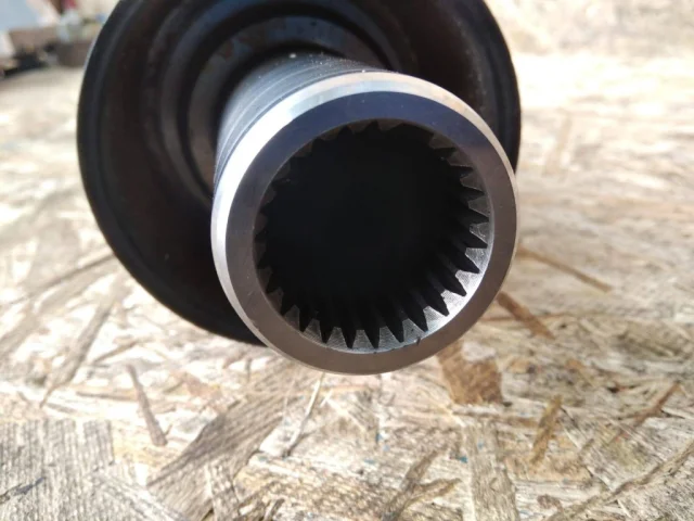 Карданный вал задний для Mitsubishi Pajero V80 3dr (JDM) 2006-2014 на фотографиях