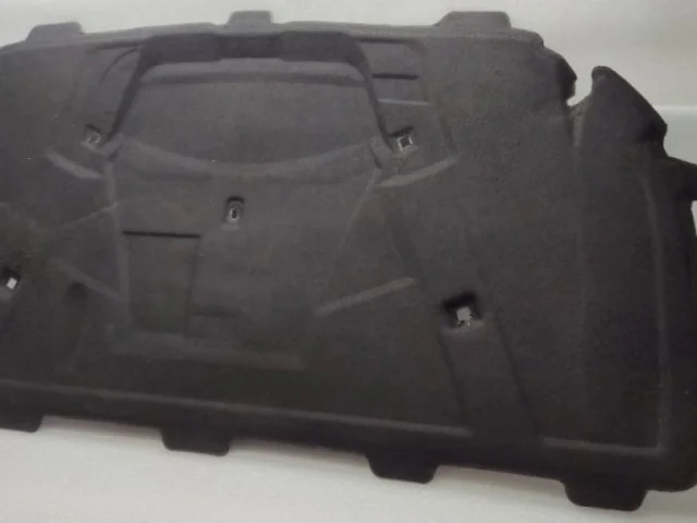 Шумоизоляция капота для Audi A4 B8 2007-2015 на фотографиях