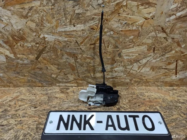 Уплотнитель передней правой двери для Kia Ceed 1 ED 2006-2009 на фотографиях