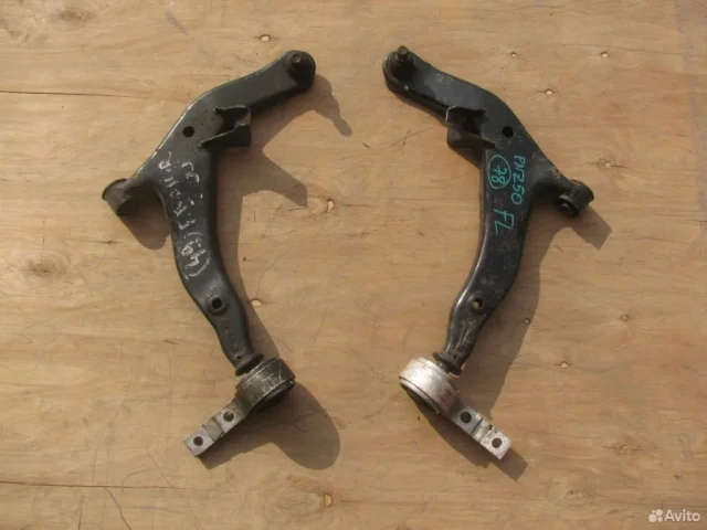 Рычаг передний правый нижний для Nissan Murano Z50 2002-2009 на фотографиях
