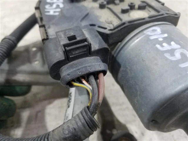 Мотор стеклоочистителя для Ford Galaxy CD340 2006-2015 на фотографиях