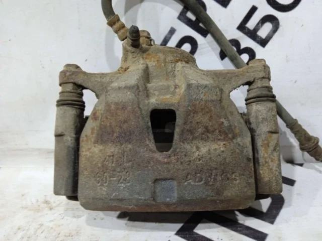 Суппорт передний левый для Lexus IS Седан GSE20,21,25, ALE20 (US, EU) 2006-2013 на фотографиях