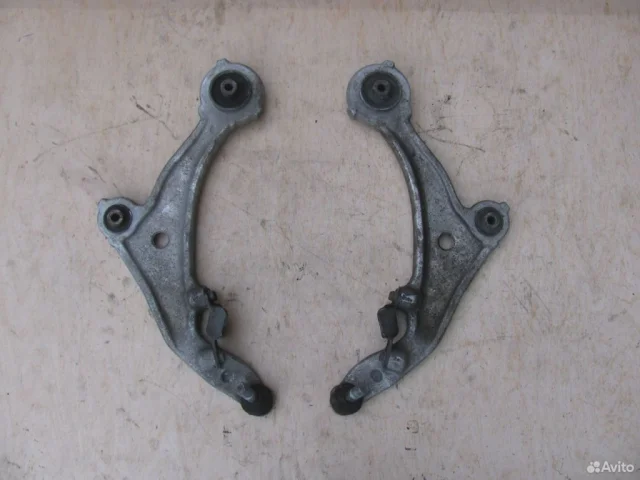 Рычаг передний правый нижний для Nissan Murano Z51 2007-2015 на фотографиях