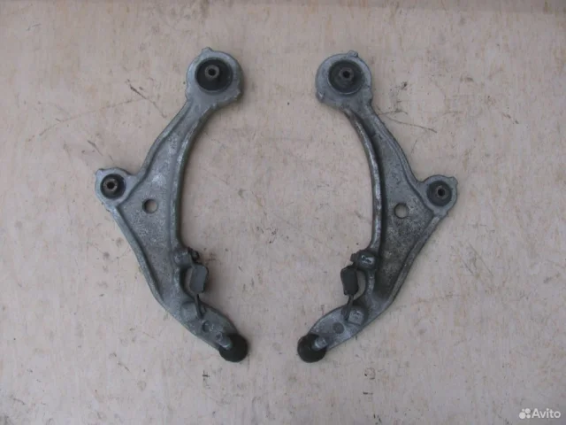 Рычаг передний правый нижний для Nissan Murano Z51 2007-2015 на фотографиях