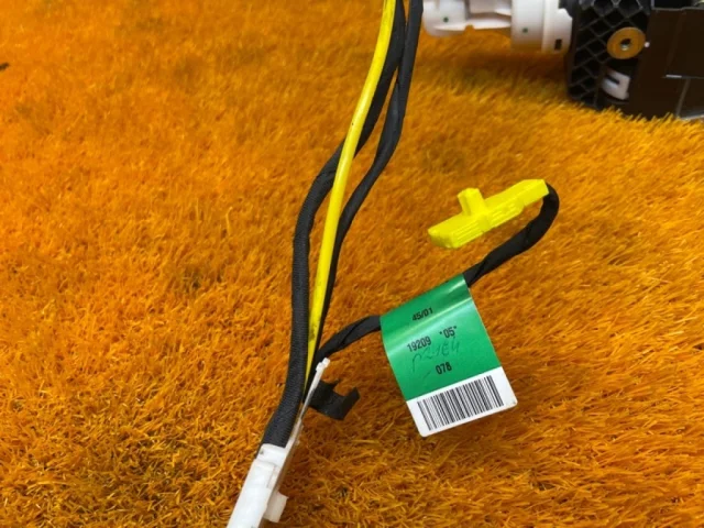 Замок передней правой двери для Mercedes-Benz S class W220 1998-2005 на фотографиях