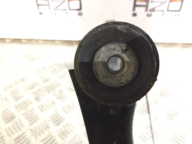 Рычаг передний левый нижний для Skoda Octavia A5 на фотографиях