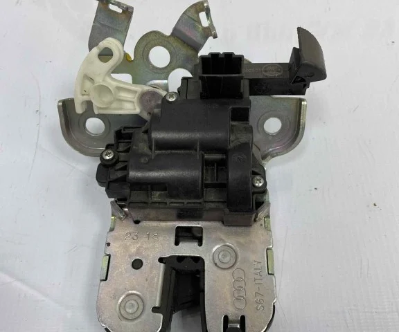 Замок багажника для Skoda Octavia A7 Tour на фотографиях