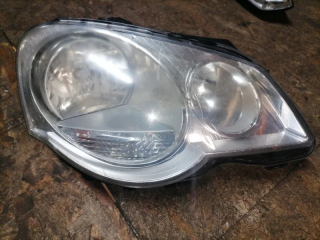 Фара правая для Volkswagen Polo IV (9N3) 2005-2009 на фотографиях