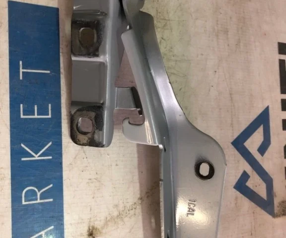 Петля капота левая для Infiniti QX 70 2013-2019 на фотографиях