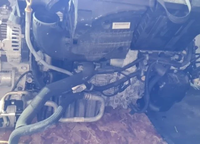 Двигатель без навесного для Volvo C30 MK 2006-2013 на фотографиях