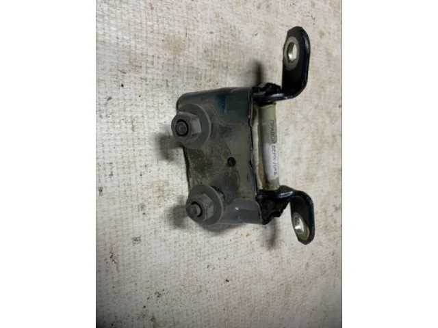 Петля двери задняя правая верхняя для Nissan Qashqai J11 2013-2019 на фотографиях