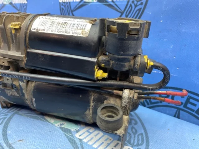 Компрессор пневмоподвески передний для Mercedes-Benz S class W220 1998-2005 на фотографиях