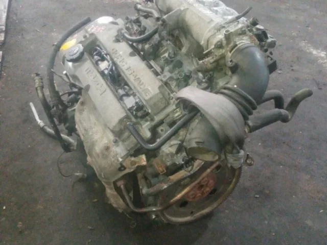 Двигатель без навесного для Mazda Familia BJ Седан 1998-2003 на фотографиях