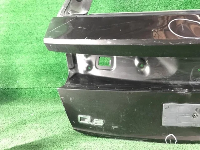 Крышка багажника для Audi Q8 4M 2018-2023 на фотографиях