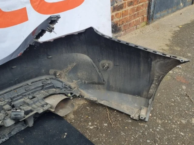 Бампер задний для Mercedes-Benz C class C205 2014-2020 на фотографиях