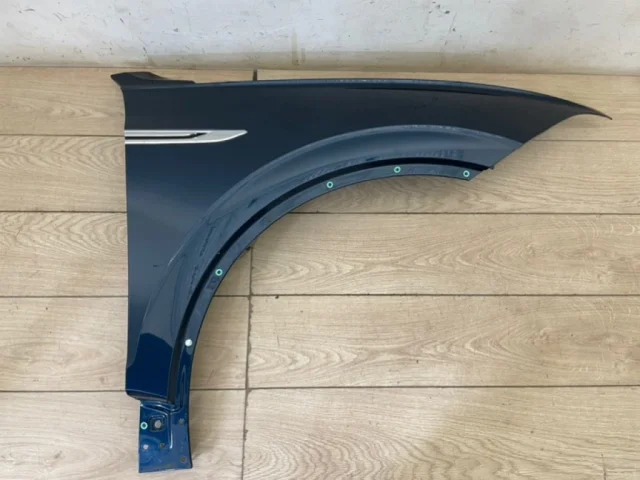 Крыло правое для Volkswagen Touareg III (CR) 2018+ на фотографиях