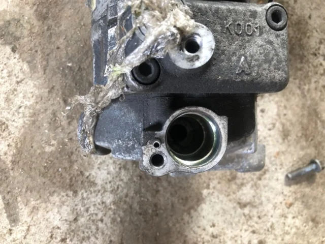 Компрессор кондиционера для Mercedes-Benz C class W202 1993-2001 на фотографиях